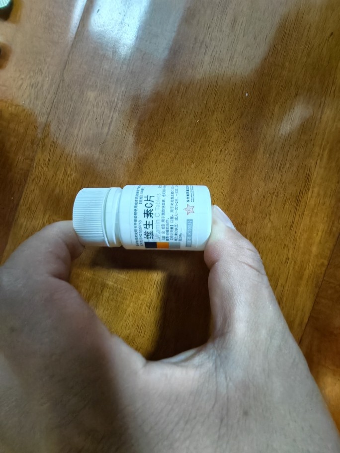 維生素配方及注意事項。
1、每次換水加一次，礦泉水瓶子為例加1/2。
2、100片維B2
3、100片C
4、兩包益生菌。
5、啤酒一杯。
6、魚缸水加滿。