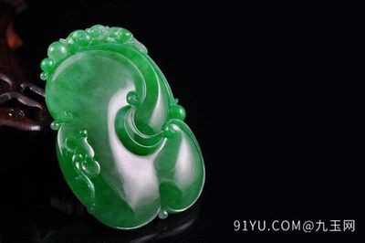 翡翠龍魚的寓意是什么（翡翠龍魚的寓意和象征）