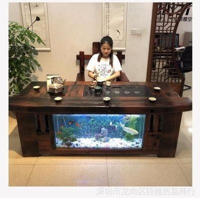 魚(yú)缸放在神像下方被認(rèn)為是神圣不可侵犯的風(fēng)水布局：家居風(fēng)水學(xué)中的魚(yú)缸布局