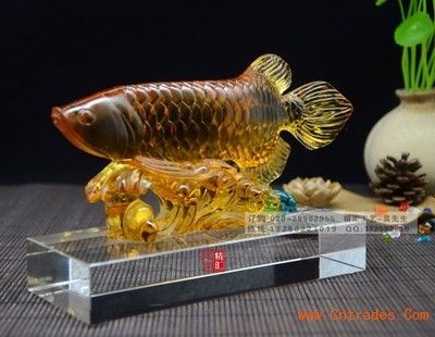 金龍魚(yú)擺件的風(fēng)水作用與功效：辦公室擺放金龍魚(yú)擺件好不好