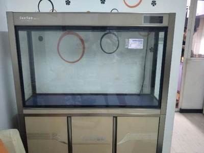 南京市白下區<strong><mark>中山</mark></strong>電子城格子里的魚水族店