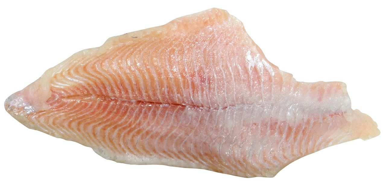 如何為藍(lán)底龍魚安全處理食物