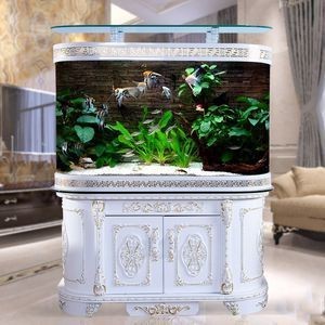 弧形魚缸在視覺效果上具有一定的劣勢和劣勢和劣勢：弧形魚缸在視覺效果上具有一定的優(yōu)勢和劣勢