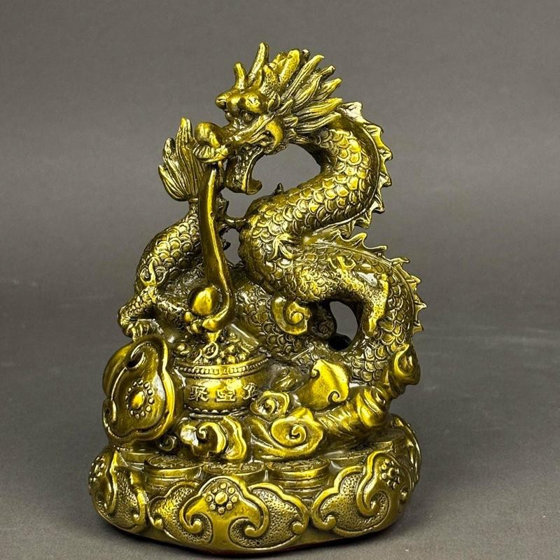 能提供更多龍擺件的圖片嗎？