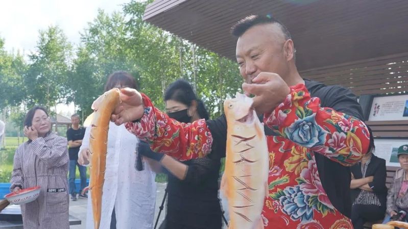 祭拜時魚頭朝向