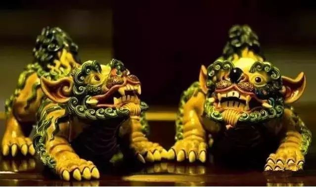 麒麟和魚缸擺一起見財化水：麒麟與魚缸擺在一起會產生“見財化水”的效果
