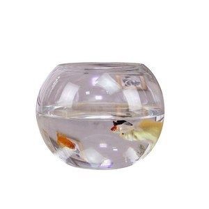 方魚缸和圓魚缸選擇哪種類型的魚缸更適合取決于您的個(gè)人偏好：方魚缸和圓魚缸各有優(yōu)缺點(diǎn)
