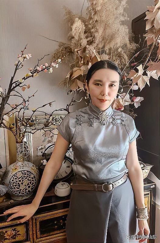 鳳凰銜著元寶的隱喻