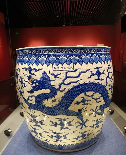 哪里可以鑒定七尺龍缸的真?zhèn)危? title=
