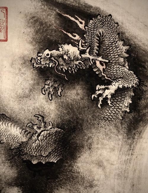 龍頭朝右的龍畫有哪些名人作品？