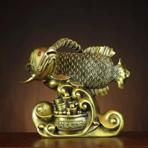香琴客的金龍魚擺件材質是什么？