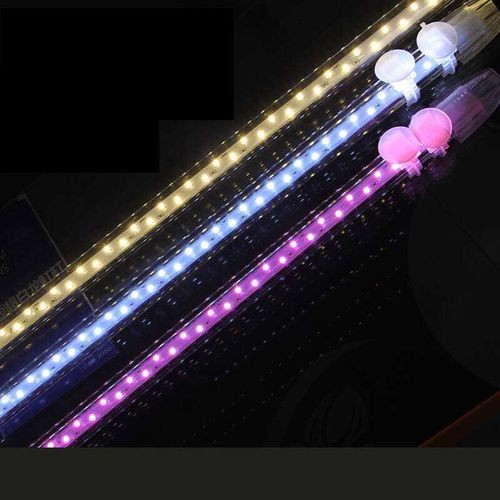 龍魚缸用什么燈是黃色的：黃色燈光是飼養金龍魚的一個良好選擇，龍魚缸燈光布置技巧