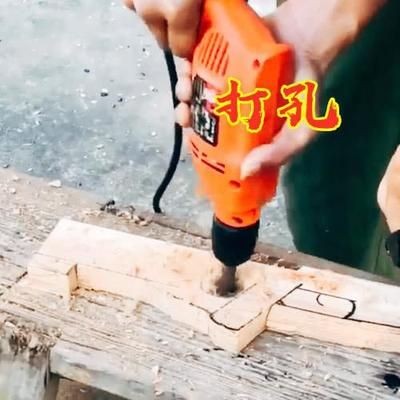 魚缸開孔的注意事項(xiàng)：給魚缸打孔時需要注意以下幾個細(xì)節(jié)以上細(xì)節(jié)都需要仔細(xì)考慮和操作