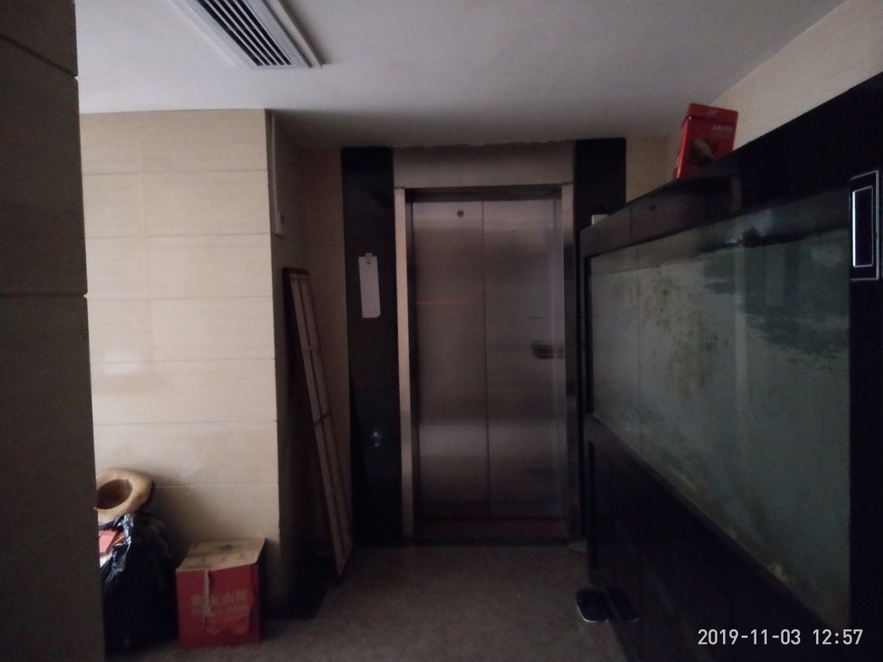 魚缸擺放在風水學中的講究：放魚缸擺放位置和方位置和方位可能會帶來不同的風水效果