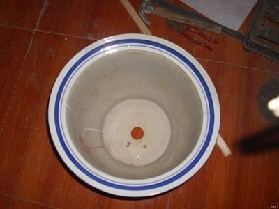 花盆改造成魚缸改造成魚缸內壁的孔洞如果不處理方法：如何將廢棄的花盆改造成一個既美觀又實用的魚缸？
