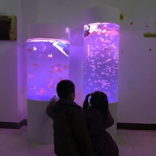 水母魚缸的工作原理圖:y字形噴水結(jié)構(gòu)的水母魚缸設(shè)計、水母魚缸的工作原理