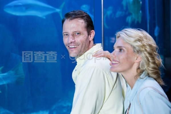 魚缸夫婦是什么意思：“魚塘夫婦”是什么意思