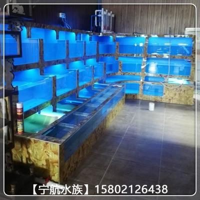 選擇定制魚缸供應(yīng)商時可以從以下幾個方面進行考慮：如何選擇定制魚缸供應(yīng)商