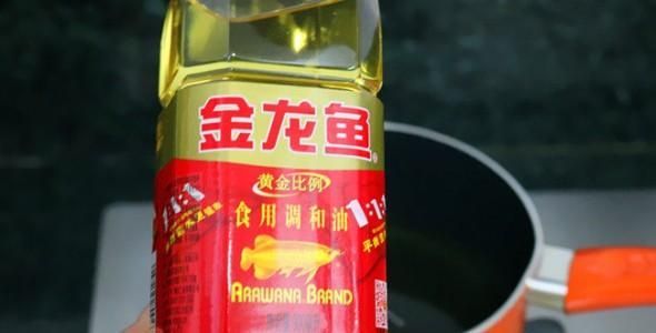金龍魚吃多少蝦肉合適：金龍魚一天喂多少蝦 金龍魚吃多少蝦肉合適：金龍魚一天喂多少蝦 龍魚百科 第1張