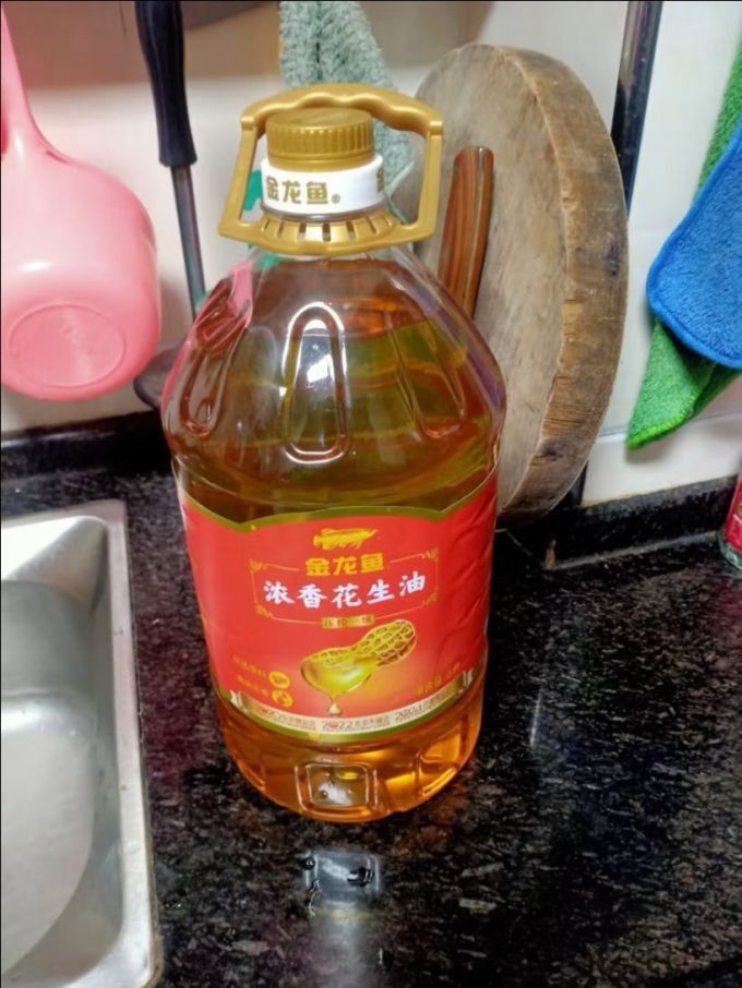 金龍魚特香和濃香的價格差異大嗎？