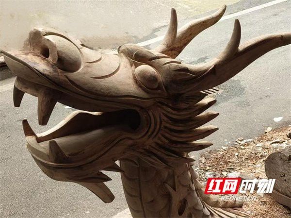 有哪些著名的木雕龍頭藝術家？