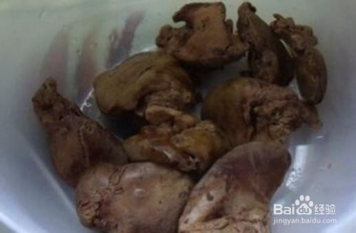 金龍魚的魚食怎么做（金龍魚活餌喂養的優缺點）
