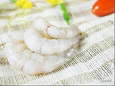 人吃的蝦仁能給龍魚吃嗎：人吃的蝦仁可以給龍魚吃嗎，