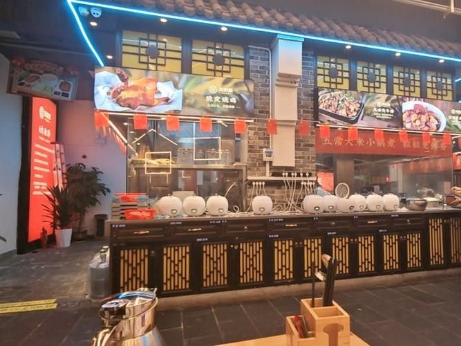 嘉禾開水族店怎么樣？加盟祥龍魚場賣龍魚市場怎樣？