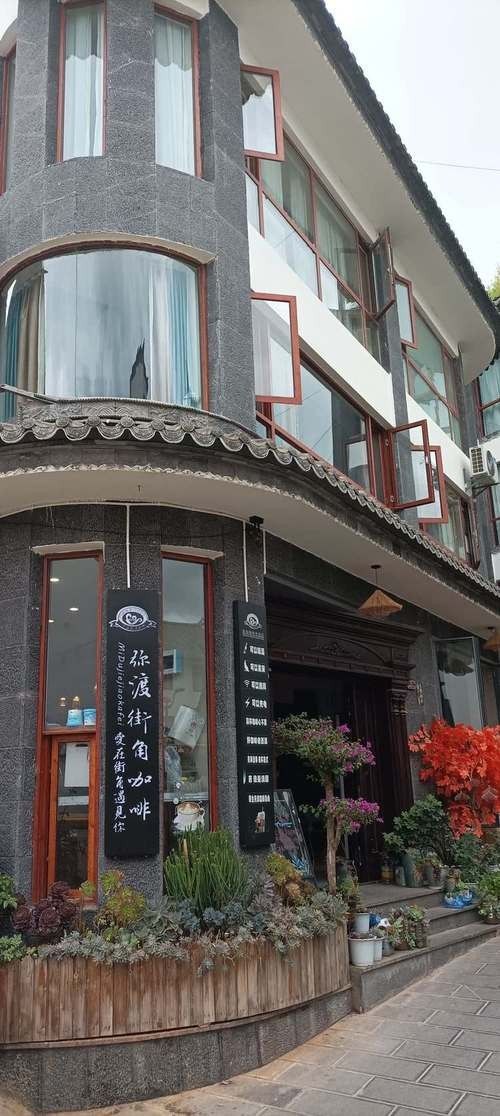彌渡開水族店怎么樣？加盟祥龍魚場賣龍魚市場怎樣？