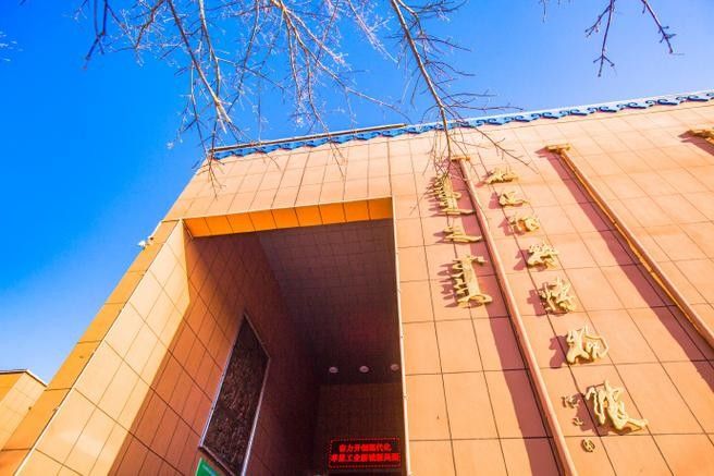 杜爾伯特開水族店怎么樣?加盟祥龍魚場賣龍魚市場怎樣?