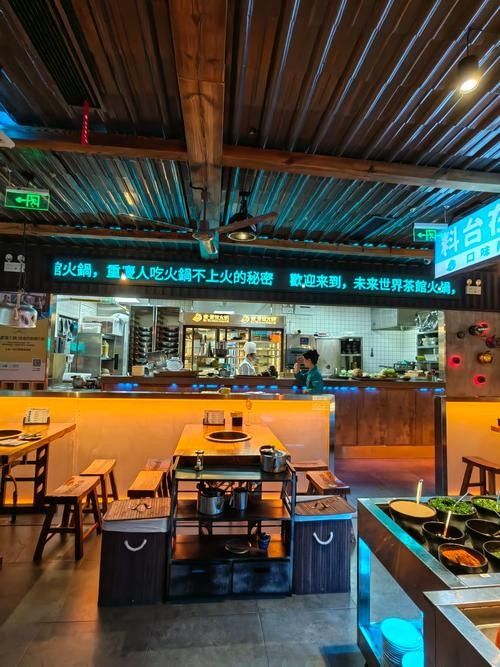 柳河開水族店怎么樣？加盟祥龍魚場賣龍魚市場怎樣？