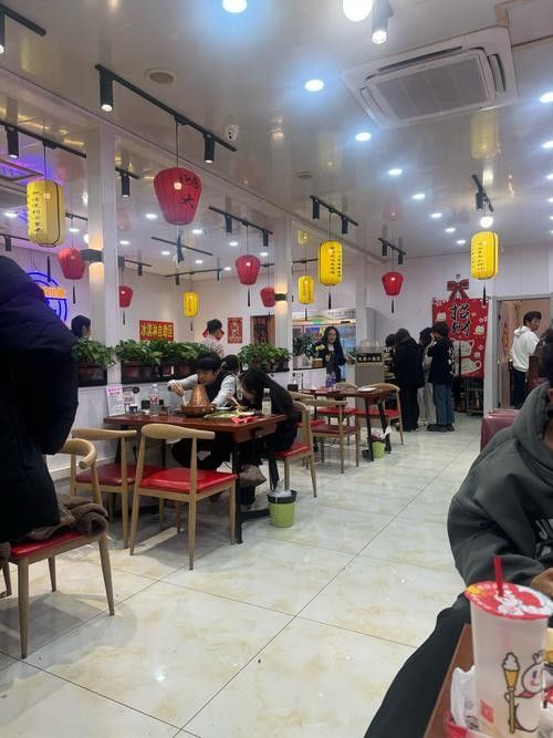 伊通開水族店怎么樣？加盟祥龍魚場(chǎng)賣龍魚市場(chǎng)怎樣？