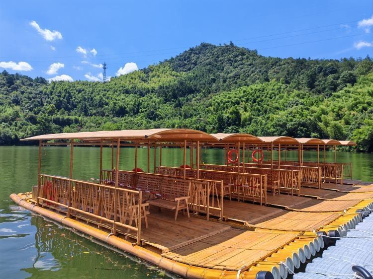 桐廬開水族店怎么樣？加盟祥龍魚場賣龍魚市場怎樣？