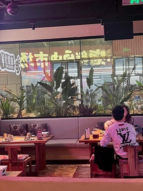 北辰開水族店怎么樣？加盟祥龍魚場賣龍魚市場怎樣？