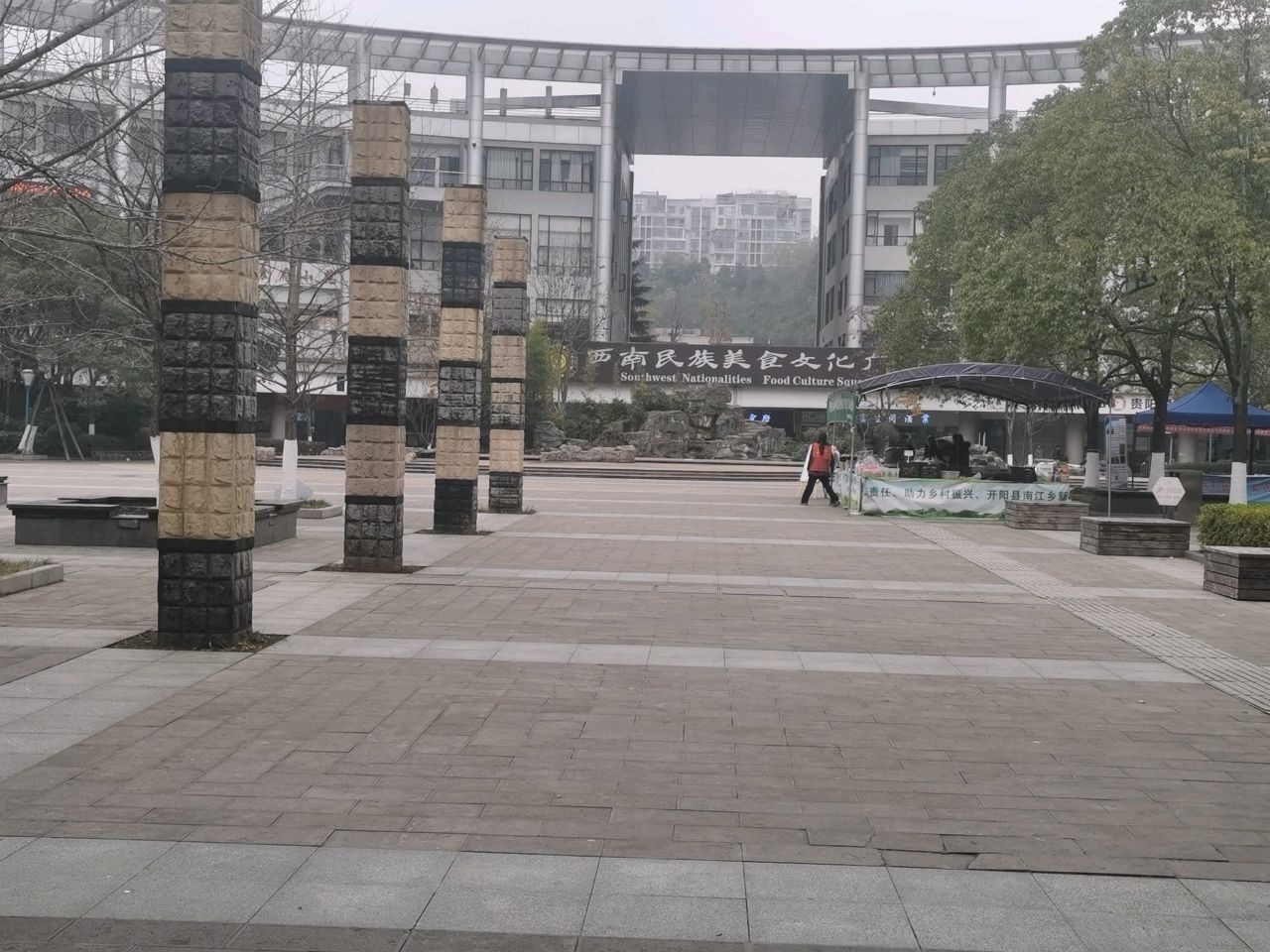 貴陽開水族店怎么樣？加盟祥龍魚場賣龍魚市場怎樣？