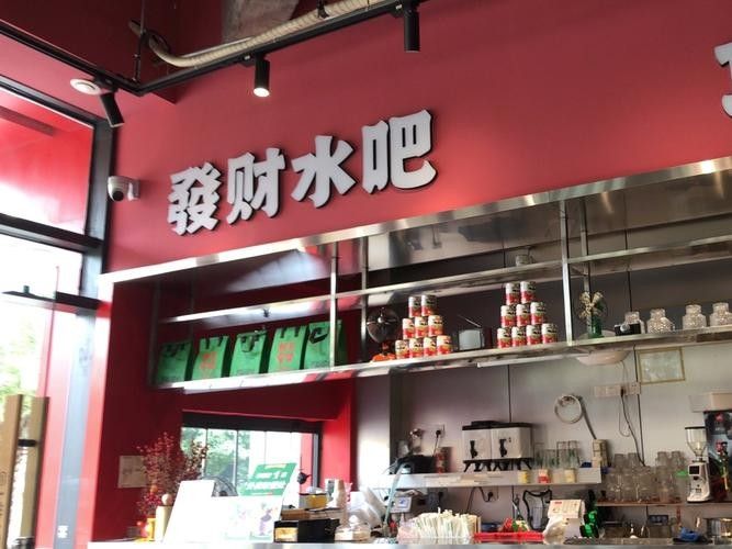 且末開水族店怎么樣？加盟祥龍魚場賣龍魚市場怎樣？