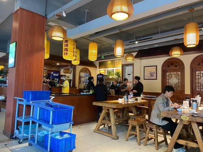 民勤開水族店怎么樣？加盟祥龍魚場賣龍魚市場怎樣？