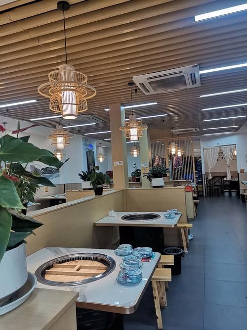 楊陵開(kāi)水族店怎么樣？加盟祥龍魚(yú)場(chǎng)賣龍魚(yú)市場(chǎng)怎樣？