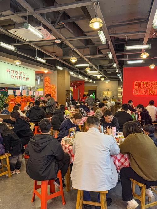 石獅開水族店怎么樣？加盟祥龍魚場賣龍魚市場怎樣？