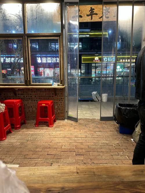 勉縣開水族店怎么樣？加盟祥龍魚場賣龍魚市場怎樣？