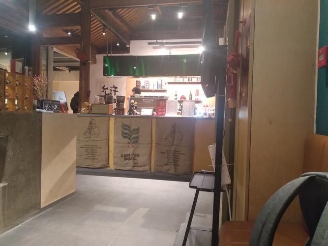 巴里坤開水族店怎么樣？加盟祥龍魚場賣龍魚市場怎樣？