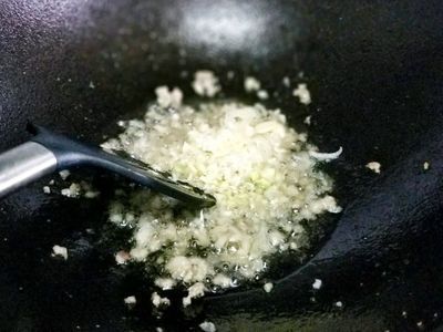 金龍魚發白是什么原因造成的：金龍魚發白是什么原因造成的金龍魚發白是什么原因造成的