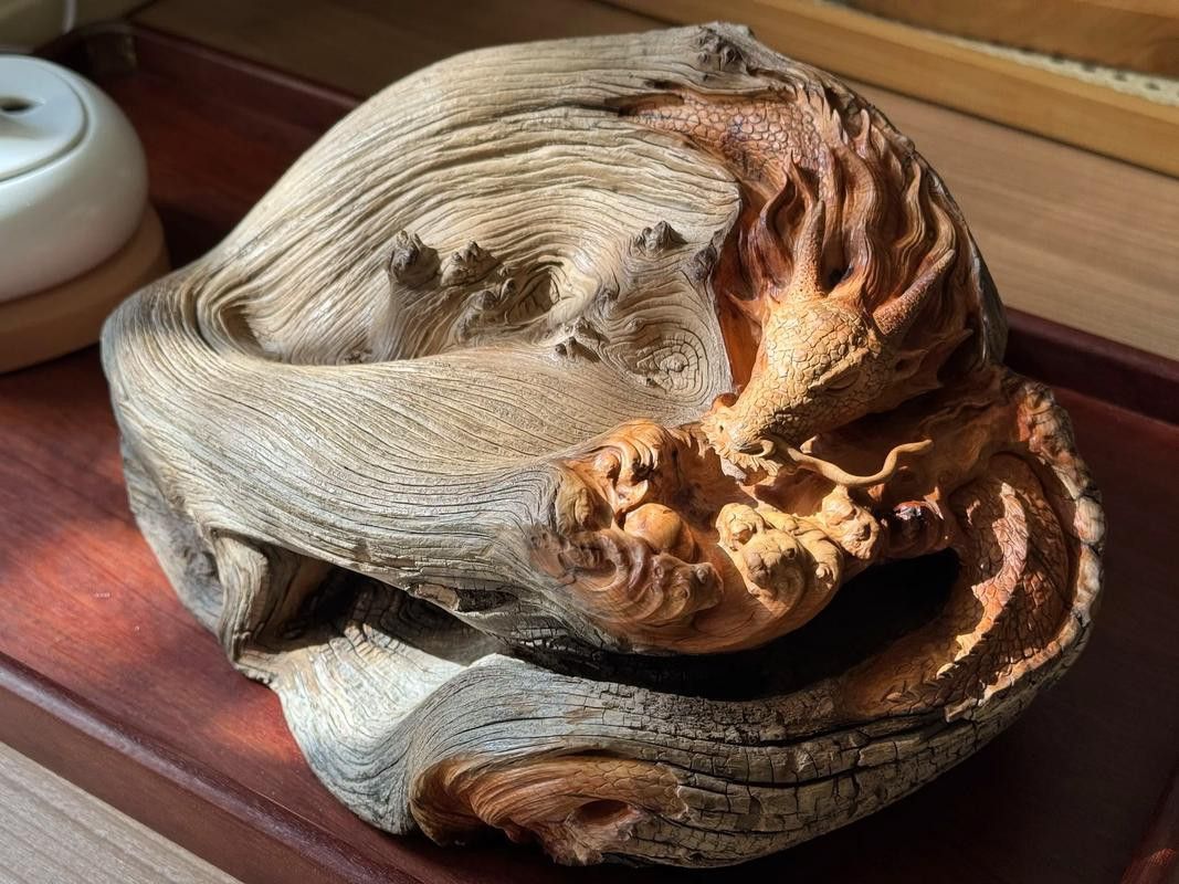 崖柏木龍魚擺件如何保養？