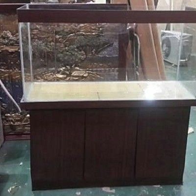 鋼木魚缸底座材料選擇不同風(fēng)格的家具配上現(xiàn)代感十足的魚缸底座：制作鋼木魚缸底座的技巧