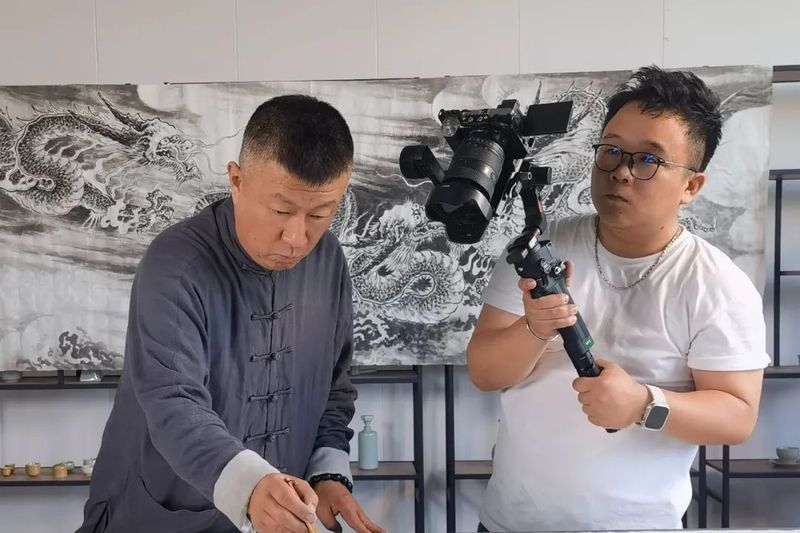 推薦一些現代龍畫家的名字 推薦一些現代龍畫家的名字 龍魚百科 第2張