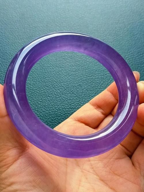 紅龍魚怎么分辨公母【ai搜集總結(jié)：紅龍魚母魚公母的區(qū)別分析關(guān)鍵詞紅龍魚公母的區(qū)別】