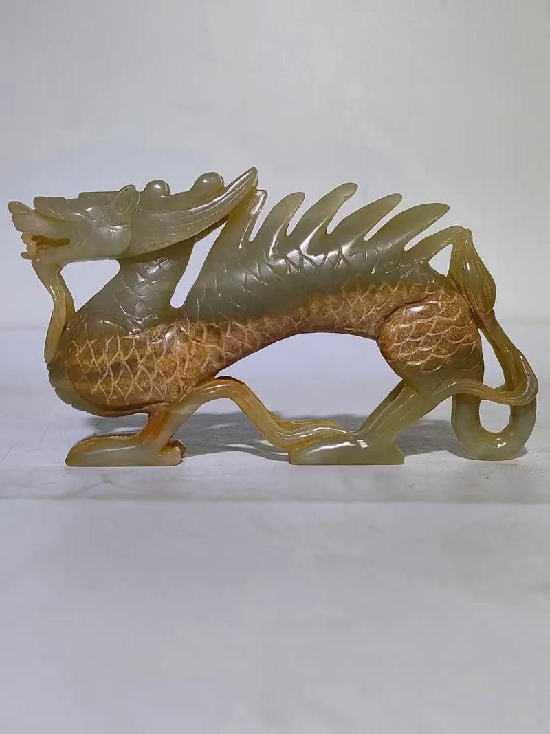 玉材質龍擺件的價格范圍是多少？
