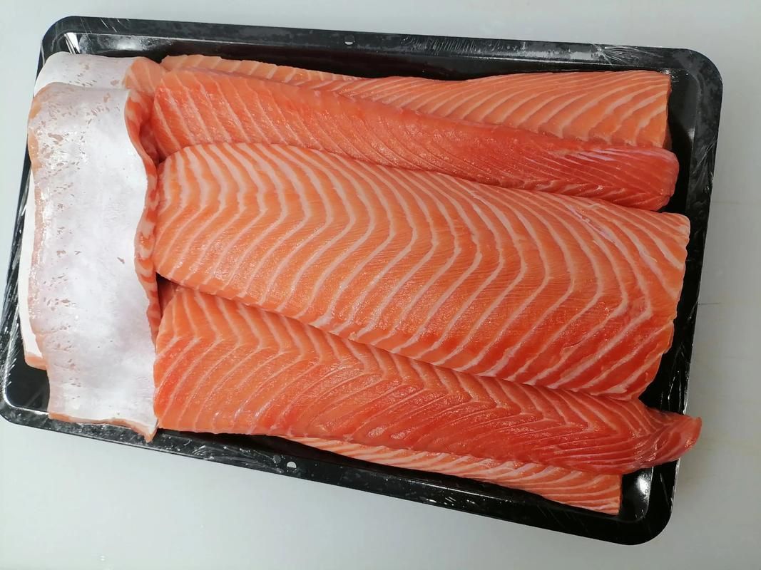 賽級(jí)藍(lán)底最簡單三個(gè)魚