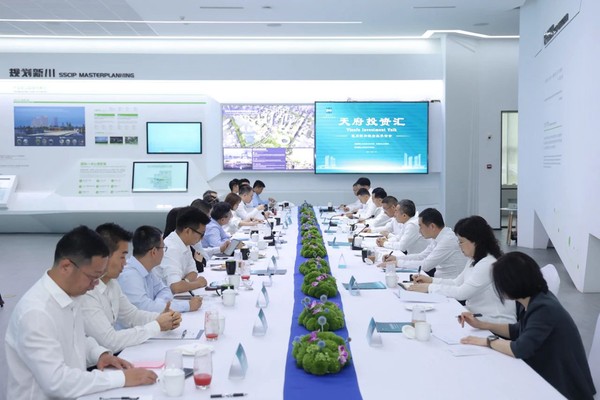 紅龍魚最佳發(fā)色溫度（紅龍魚最佳發(fā)色溫度是多少）