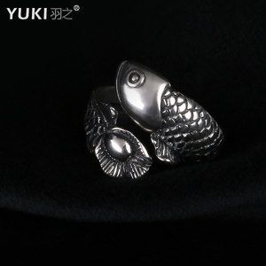龍魚戒指戴在左手上好嗎女生戴在右手上好嗎：龍魚戒指戴在右手上好嗎